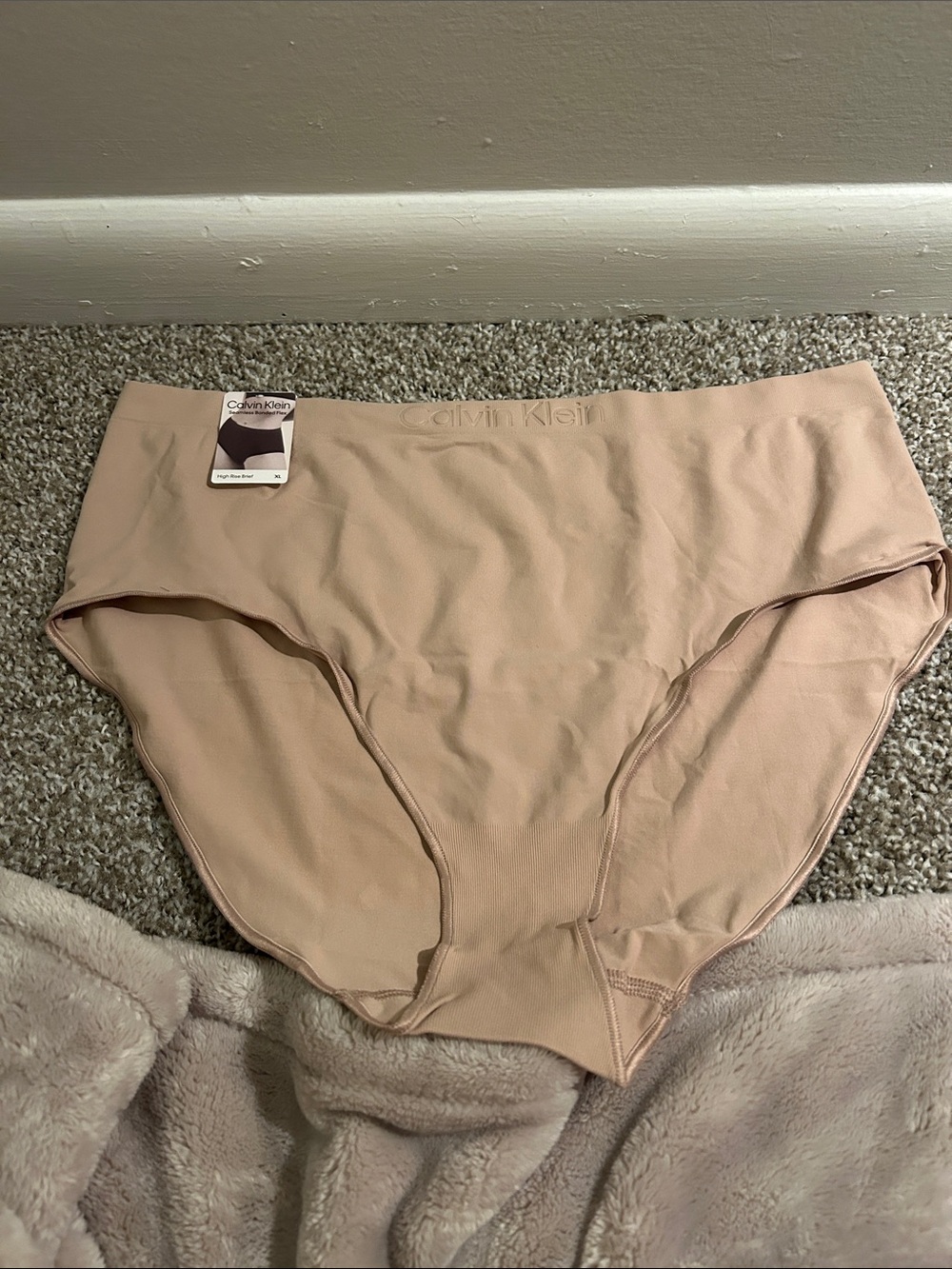 Calvin Klein Nude High-Waist Seamless Briefs
